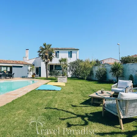 Aurora Villa *